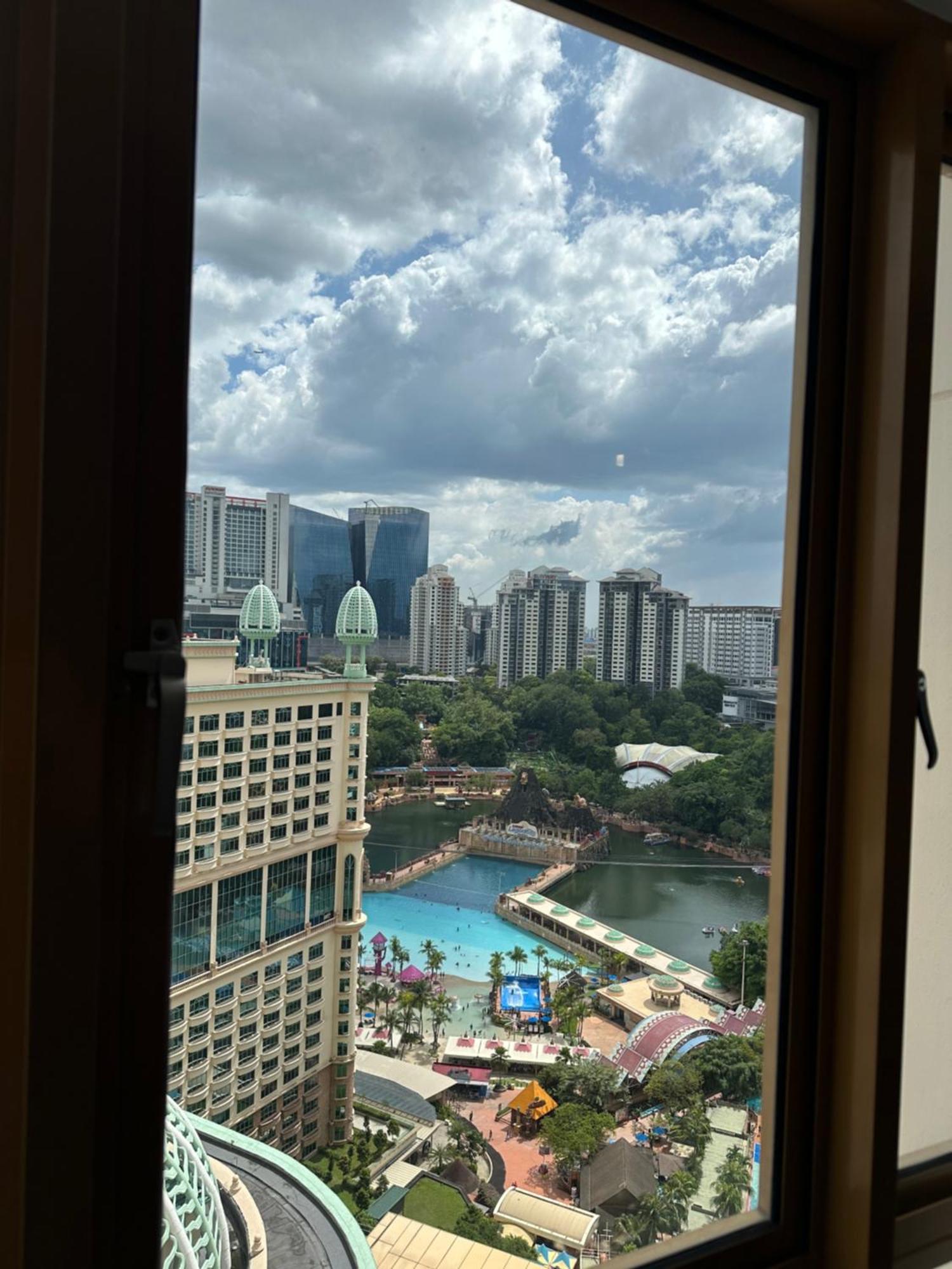 Resort Suites By Landmark At Bandar Sunway Sunway Lagoon Kampong Penaga  Экстерьер фото